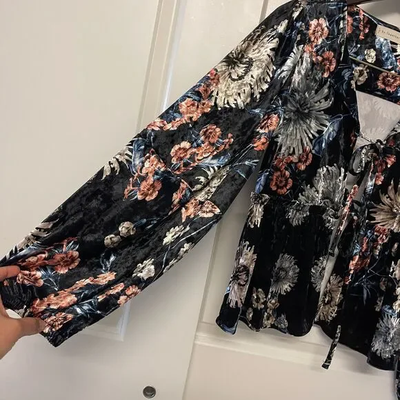 By Together Velvet Floral Print Made In USA Tie Front Blouse Jacket Size S - Picture 6 of 9